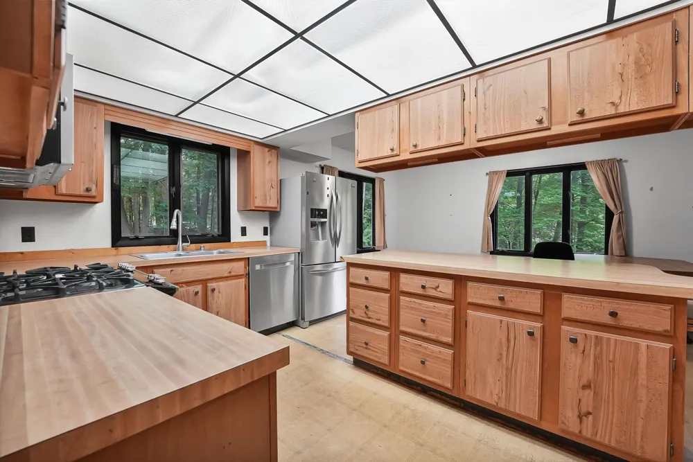 21 High Lake Road East Bay Township, MI 49696