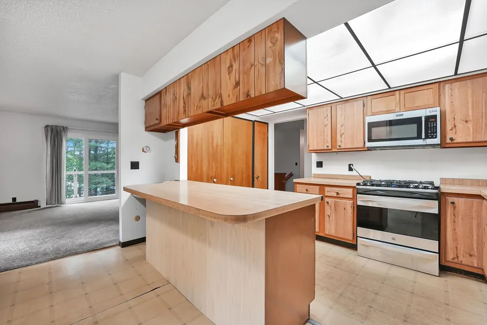 21 High Lake Road East Bay Township, MI 49696