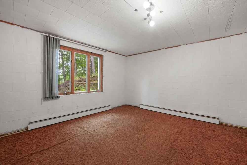 21 High Lake Road East Bay Township, MI 49696