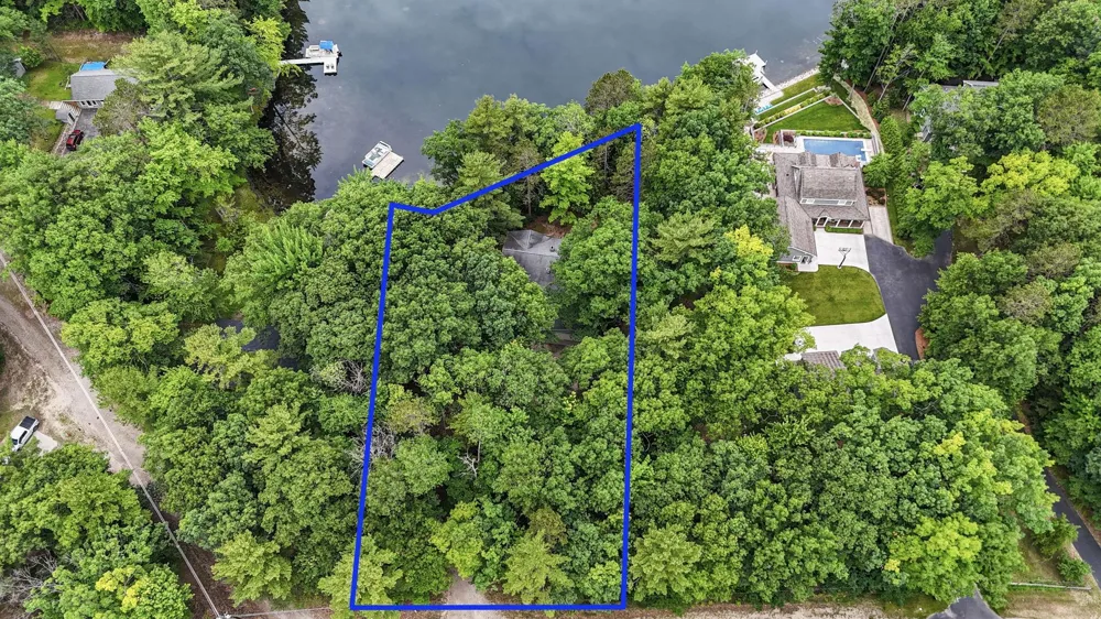 21 High Lake Road East Bay Township, MI 49696