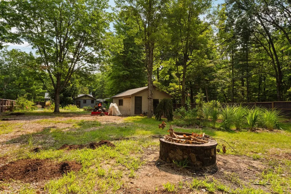 5274 Karlin Road Green Lake Township, MI 49643