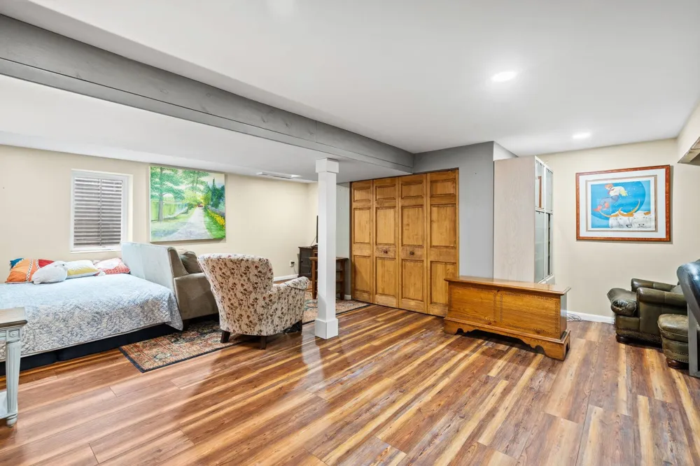 5274 Karlin Road Green Lake Township, MI 49643