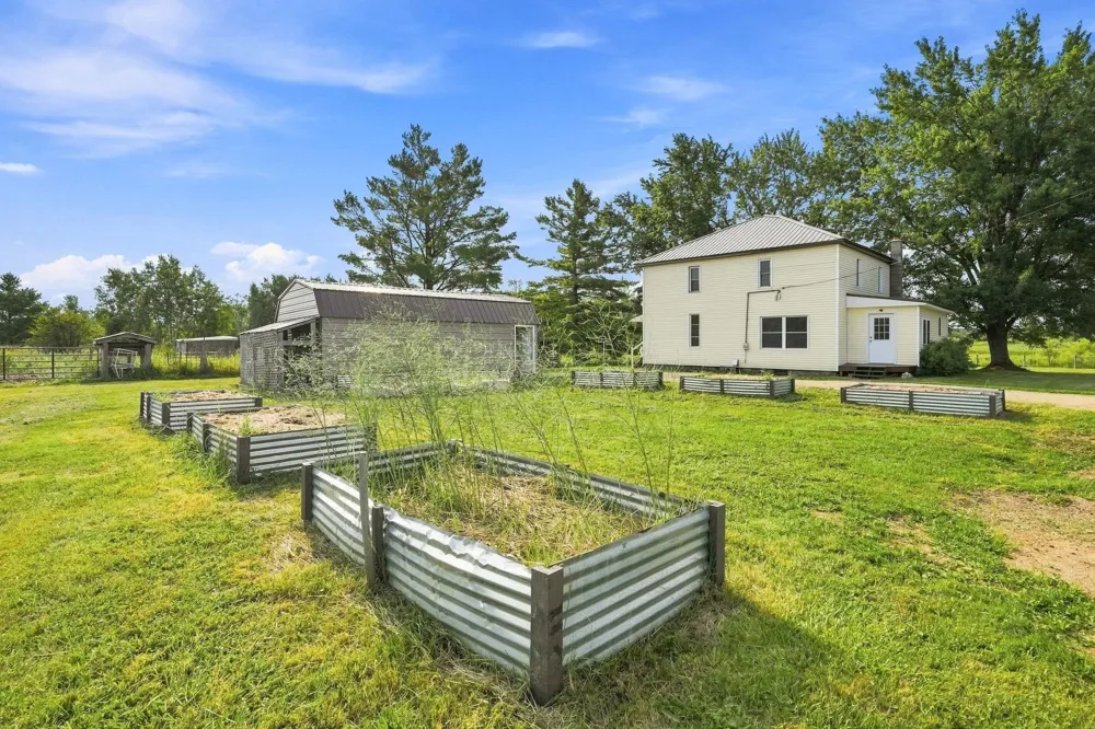 17046 90th Avenue Evart Township, MI 49631