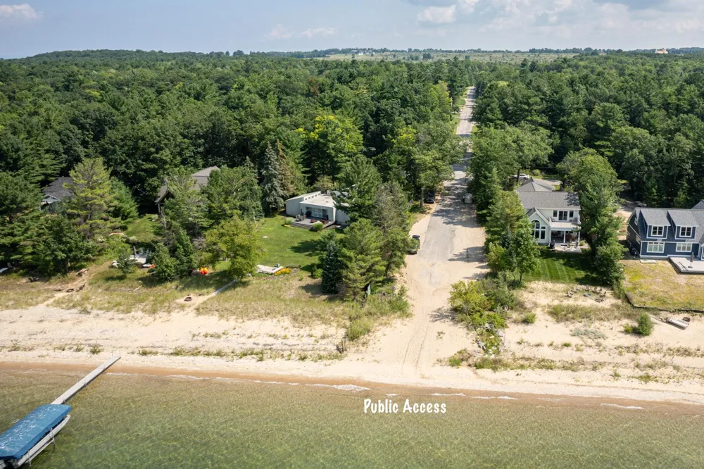 3672 Dock Road Acme Township, MI 49690