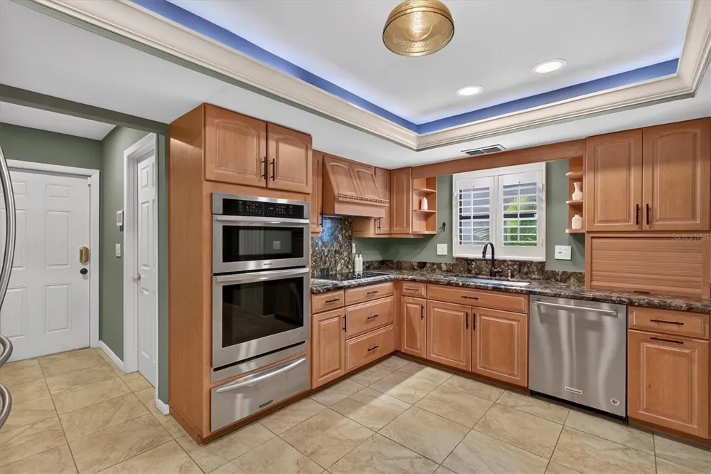 2631 ROYAL LIVERPOOL DRIVE Tarpon Springs, FL 34688