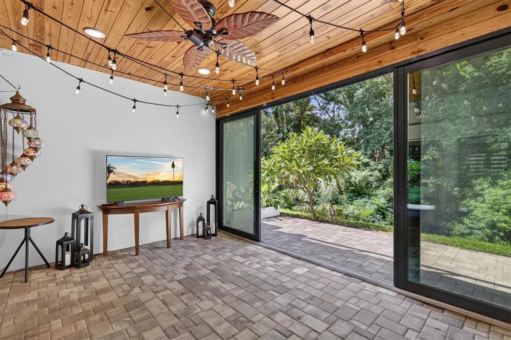 2631 ROYAL LIVERPOOL DRIVE Tarpon Springs, FL 34688