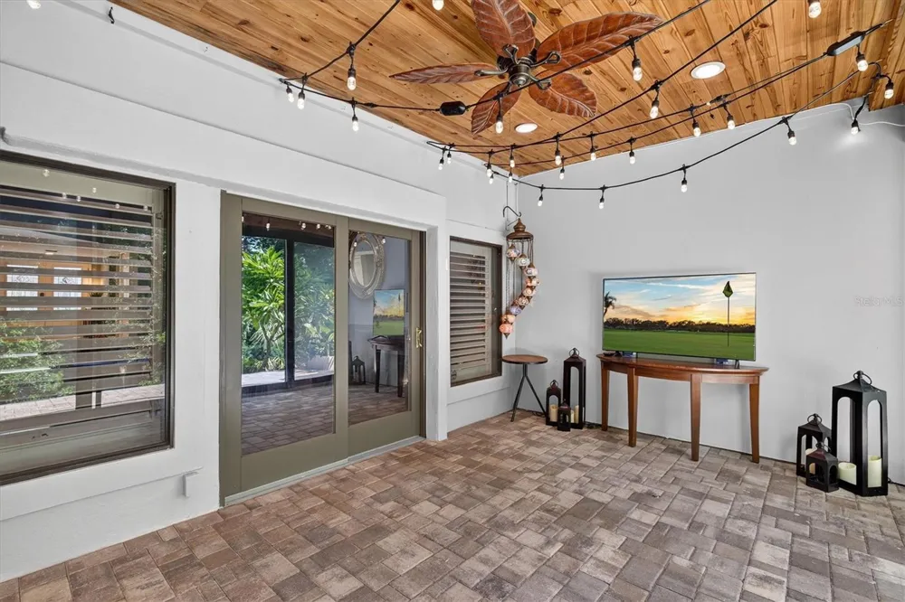 2631 ROYAL LIVERPOOL DRIVE Tarpon Springs, FL 34688