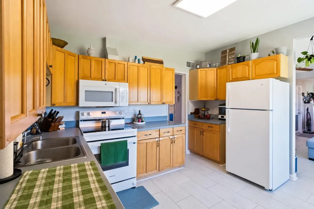 6601 13TH STREET St Petersburg, FL 33702