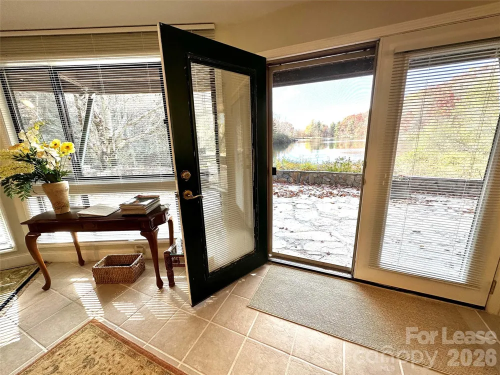 424 LakeView Drive Tryon, NC 28782