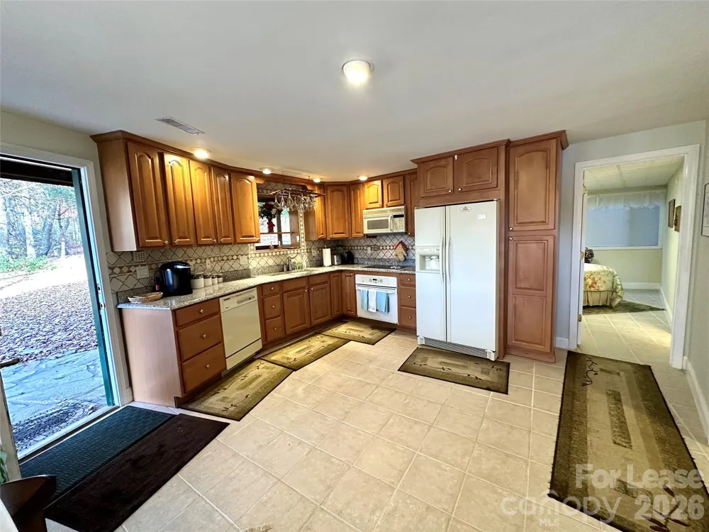 424 LakeView Drive Tryon, NC 28782