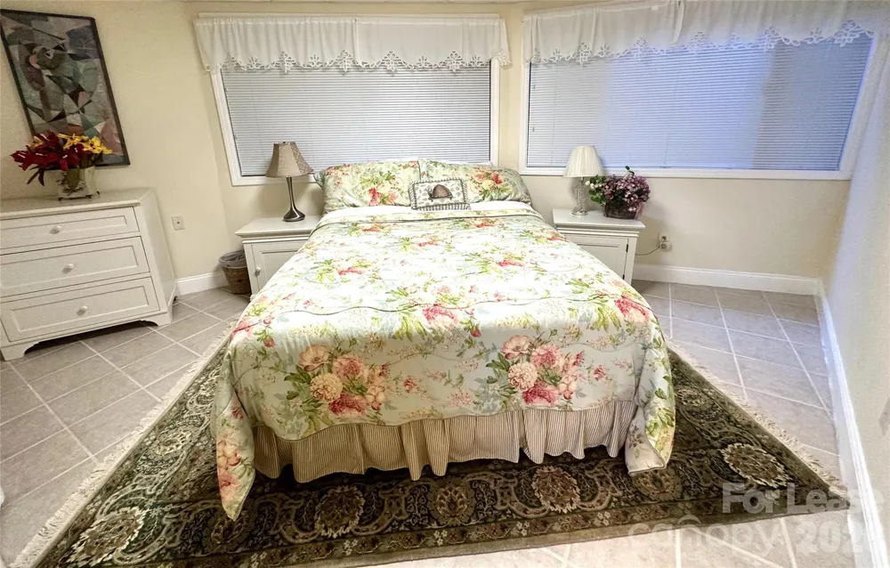 424 LakeView Drive Tryon, NC 28782