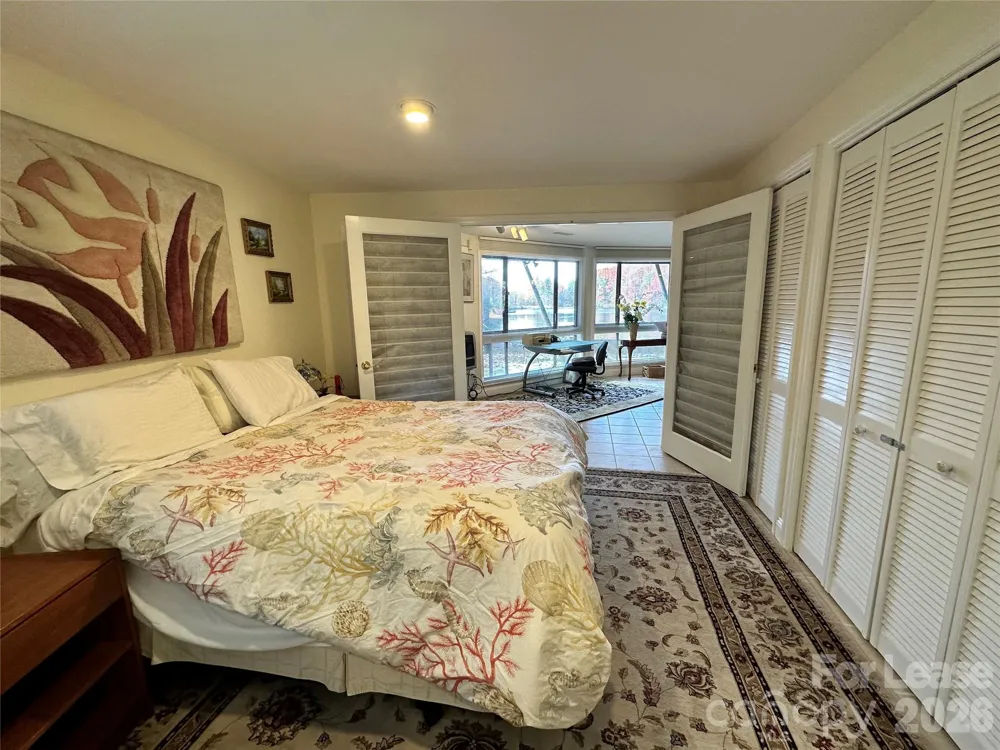424 LakeView Drive Tryon, NC 28782