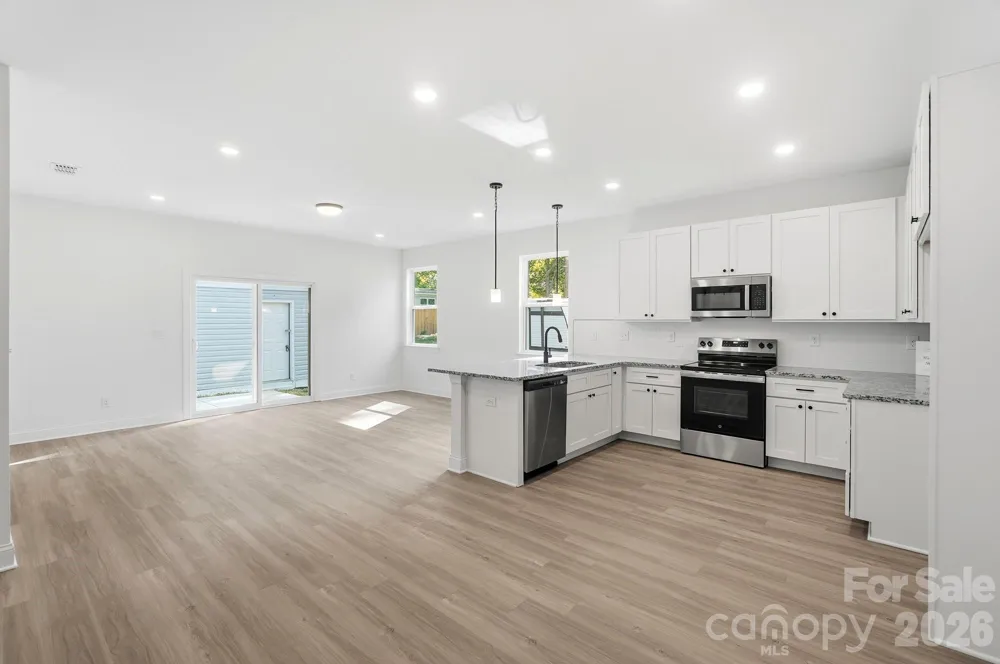 13911 Stillwood Place Matthews, NC 28105