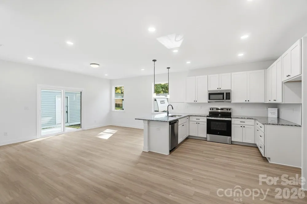 13911 Stillwood Place Matthews, NC 28105