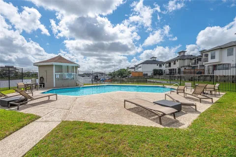 2039 Glencove Drive