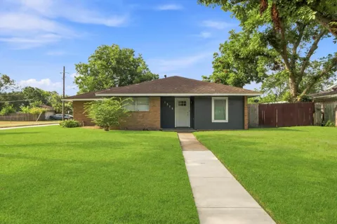 1318 Carolyn Court
