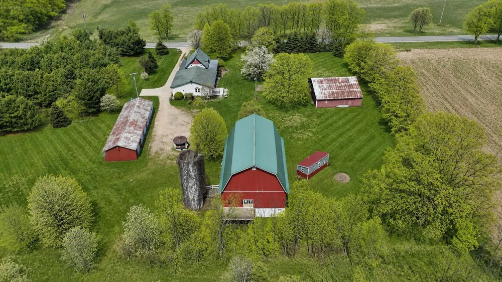 11481 Cressey Road Plainwell, MI 49080
