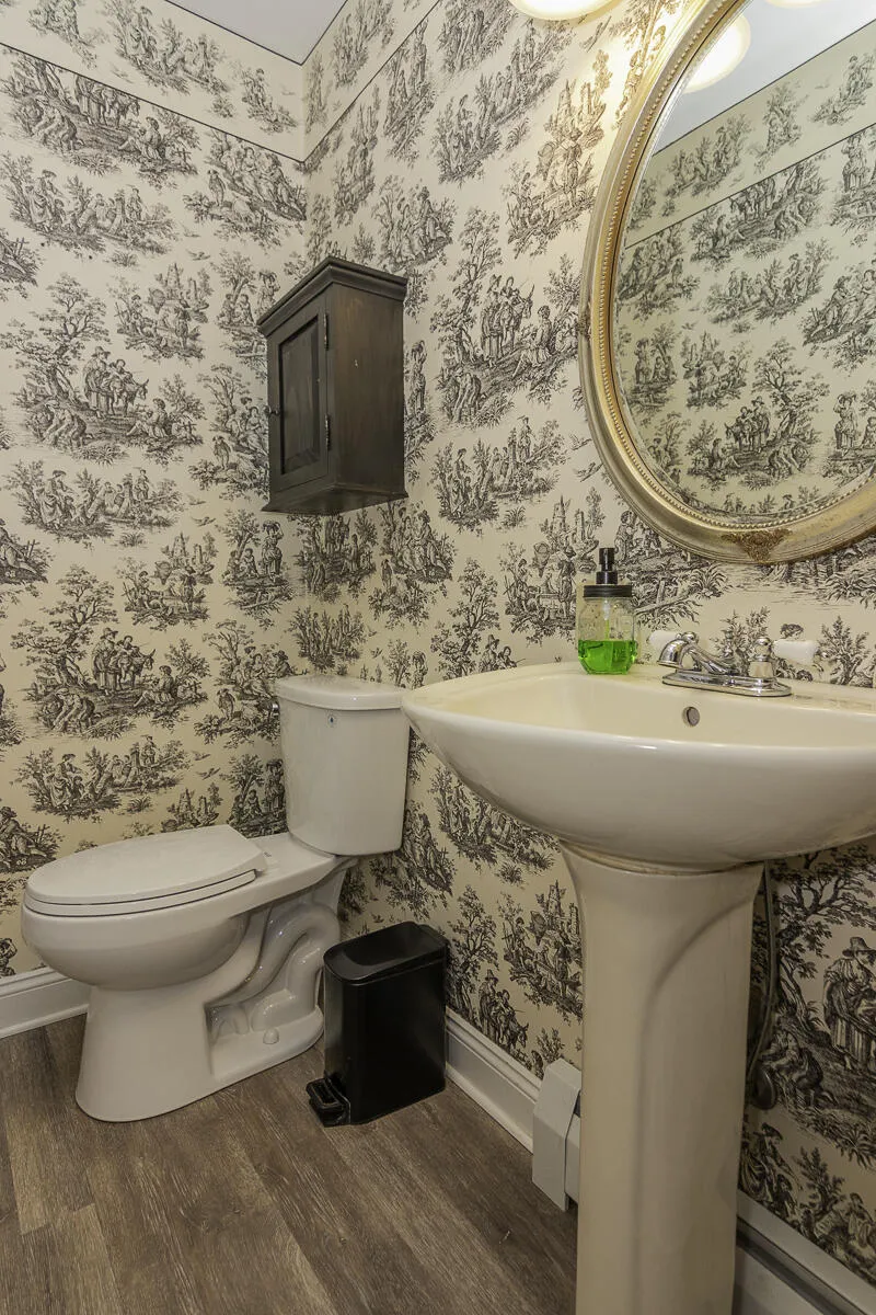 11481 Cressey Road Plainwell, MI 49080