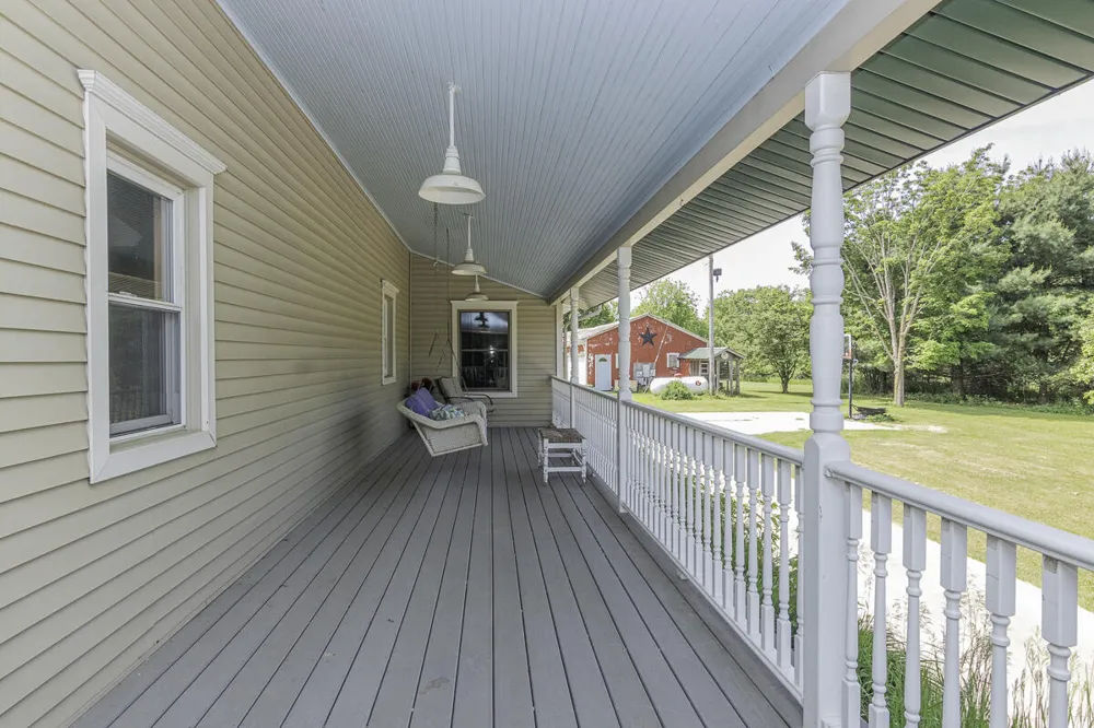 11481 Cressey Road Plainwell, MI 49080