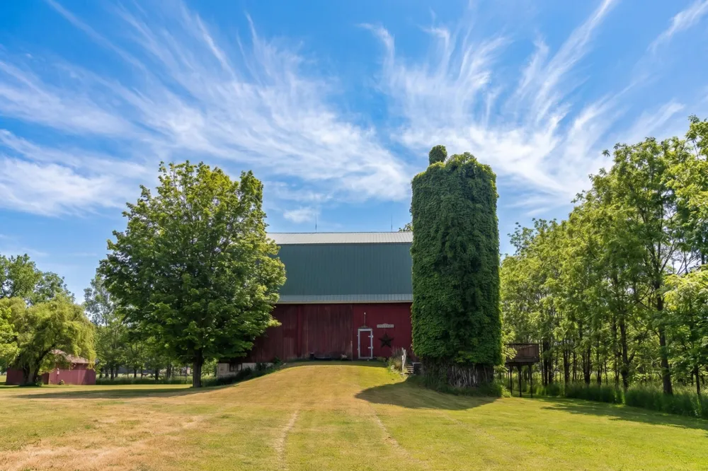 11481 Cressey Road Plainwell, MI 49080