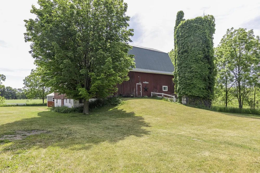 11481 Cressey Road Plainwell, MI 49080
