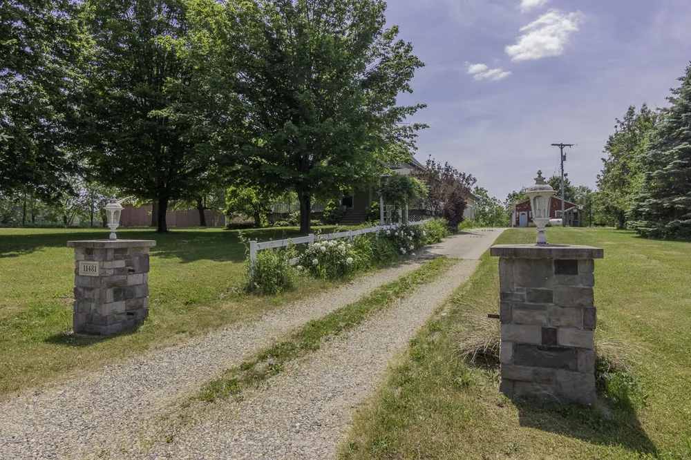 11481 Cressey Road Plainwell, MI 49080