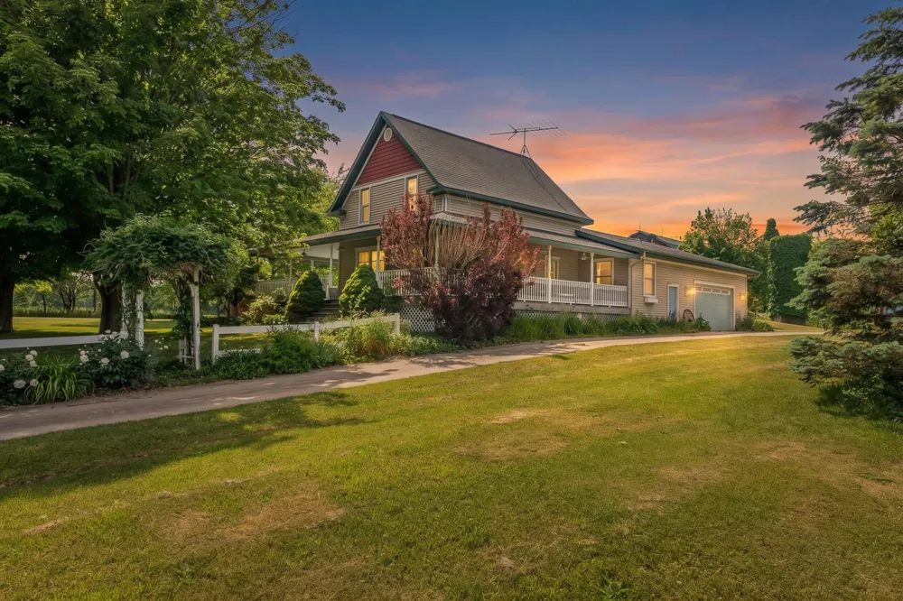 11481 Cressey Road Plainwell, MI 49080