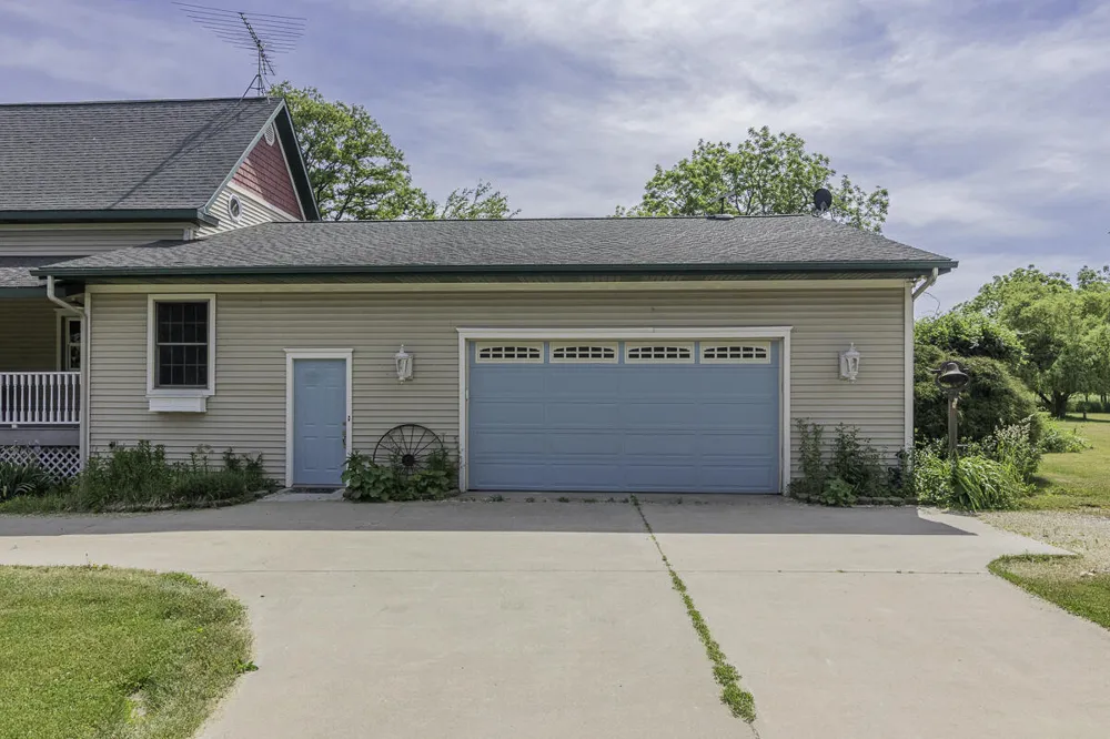 11481 Cressey Road Plainwell, MI 49080