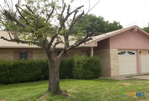 1207 Ruiz Drive