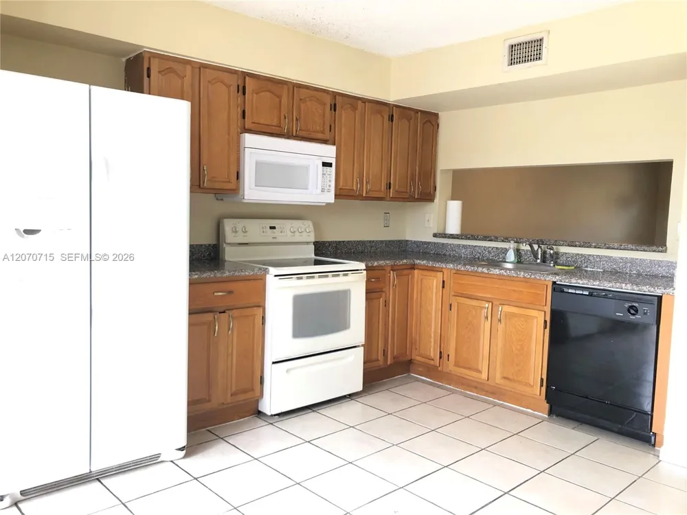 14902 SW 82nd Ln #13-206 Miami, FL 33193