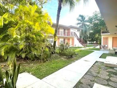 1250 S Alhambra Cir #18 Coral Gables, FL 33146