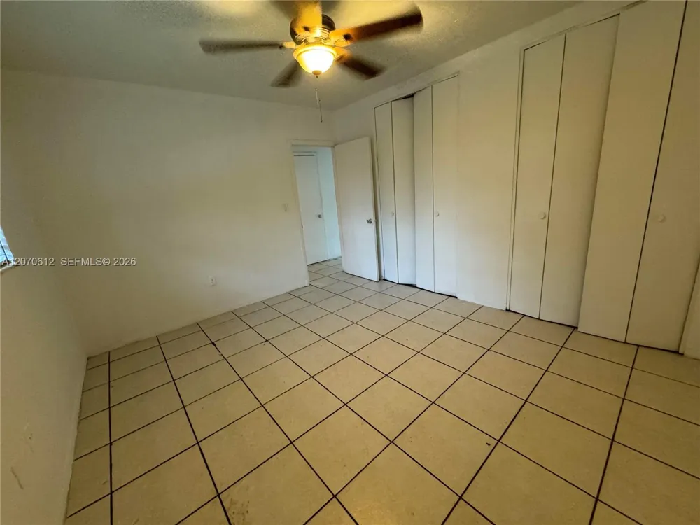 1250 S Alhambra Cir #18 Coral Gables, FL 33146