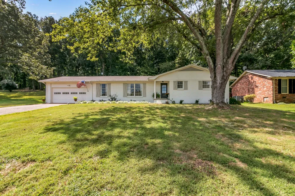 1923 White Oak Dr Paris, TN 38242