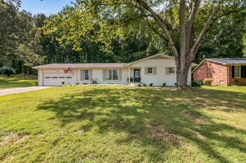 1923 White Oak Dr