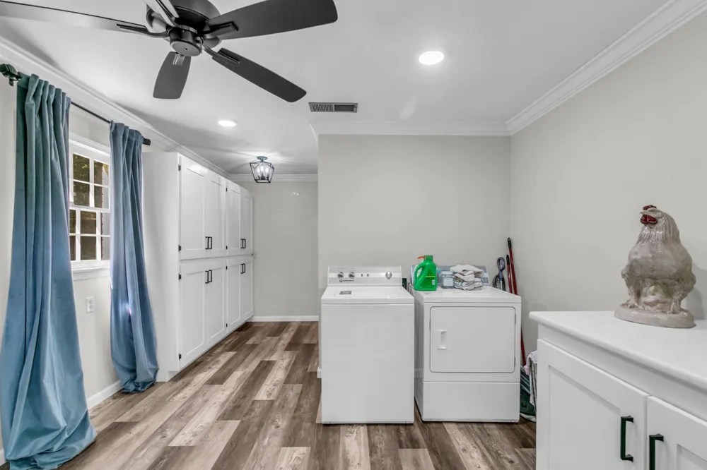 1923 White Oak Dr Paris, TN 38242
