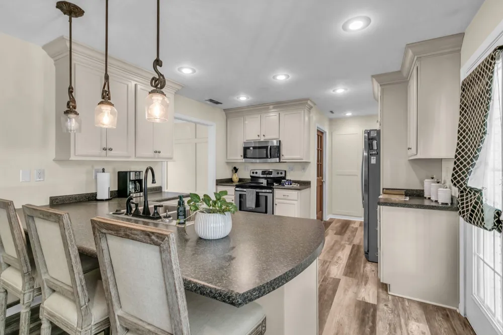 1923 White Oak Dr Paris, TN 38242