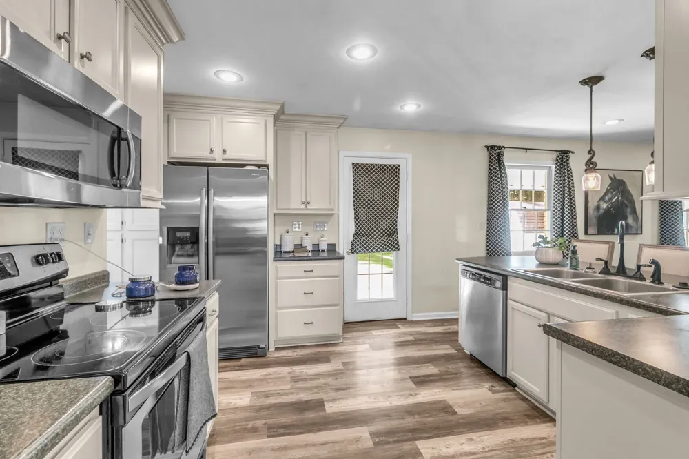 1923 White Oak Dr Paris, TN 38242