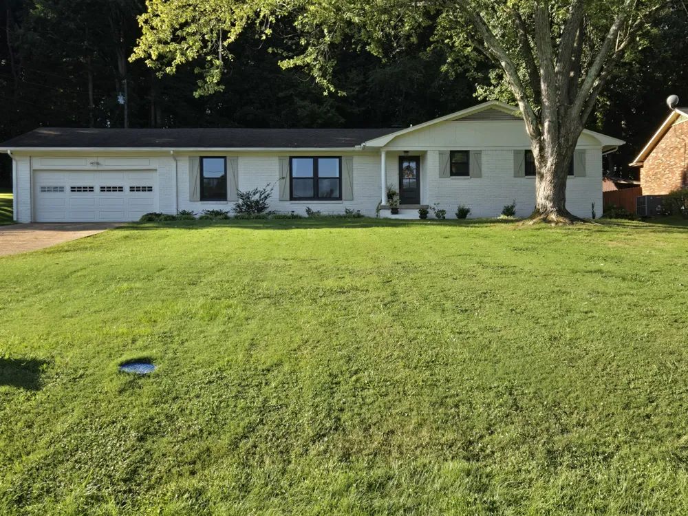1923 White Oak Dr Paris, TN 38242