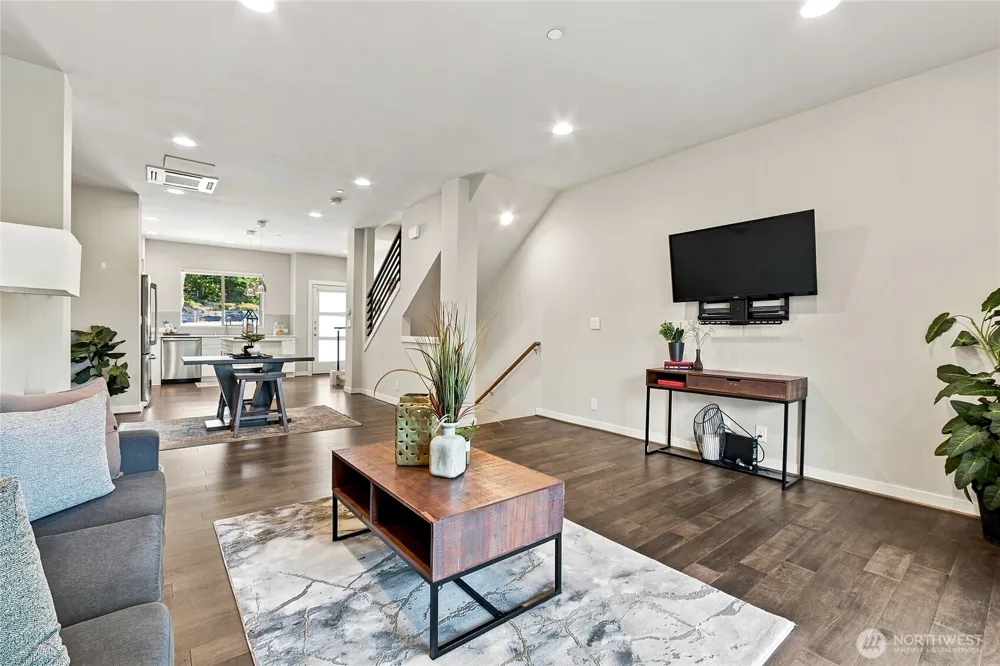 1946 Newport Way NW #16 Issaquah, WA 98027