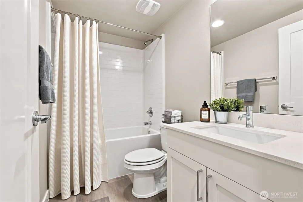 1946 Newport Way NW #16 Issaquah, WA 98027