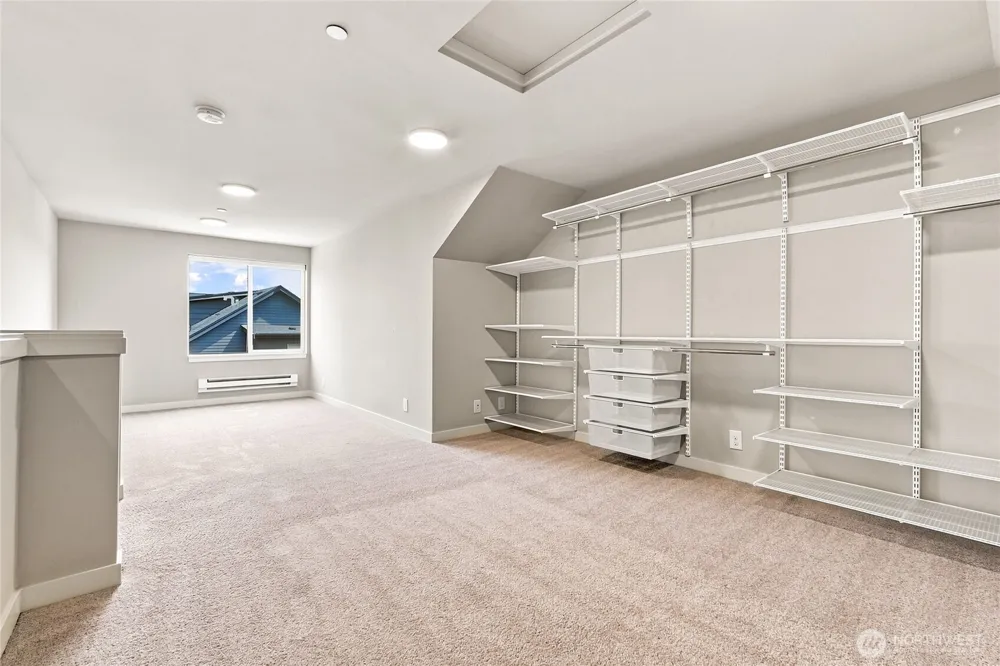 1946 Newport Way NW #16 Issaquah, WA 98027