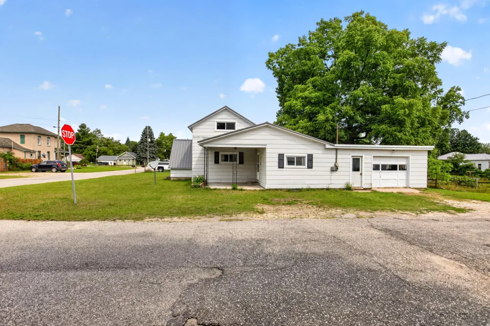 314 Decalb Street Reed City City, MI 49677