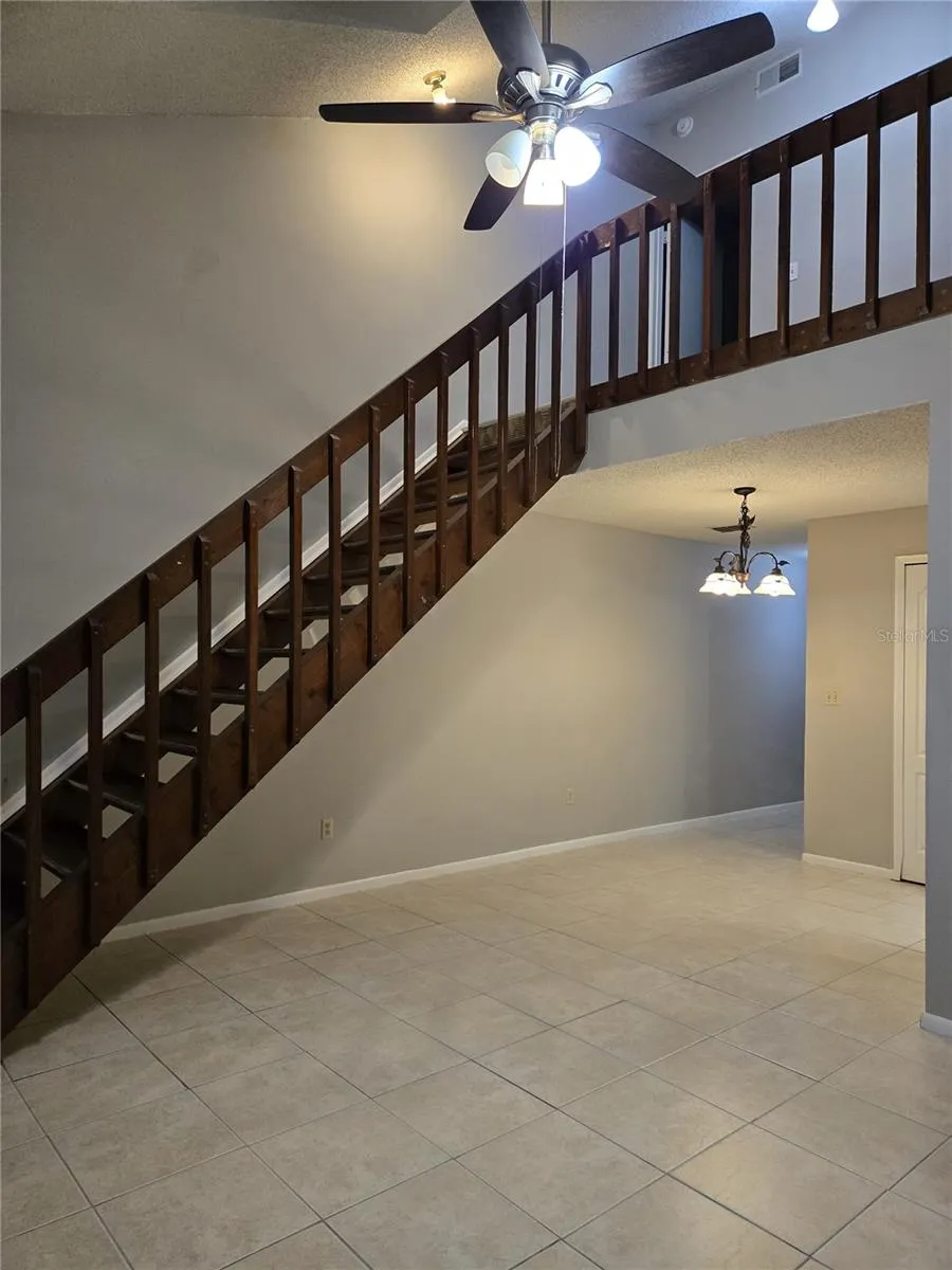 2738 HUNT CLUB LANE Orlando, FL 32826