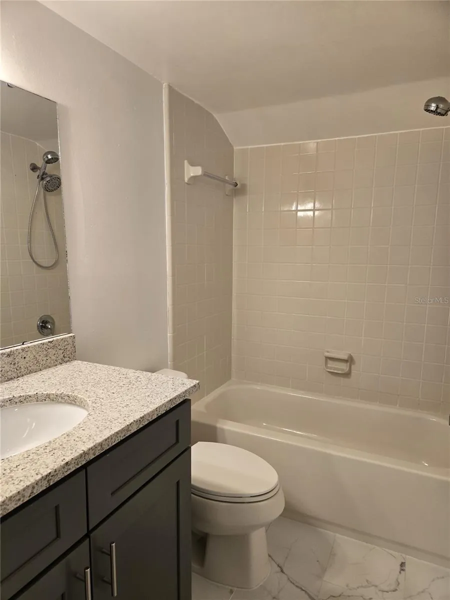 2738 HUNT CLUB LANE Orlando, FL 32826