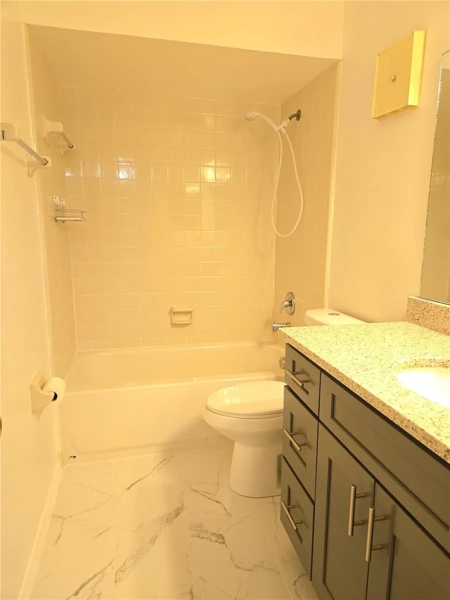 2738 HUNT CLUB LANE Orlando, FL 32826