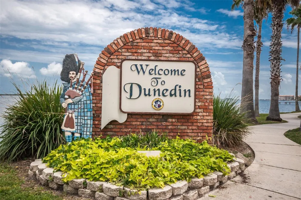 2476 CORONADO WAY Dunedin, FL 34698