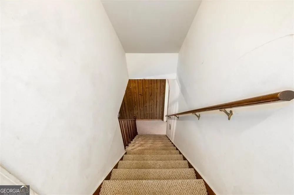 2123 Mountain Creek DR Smoke Rise, GA 30087