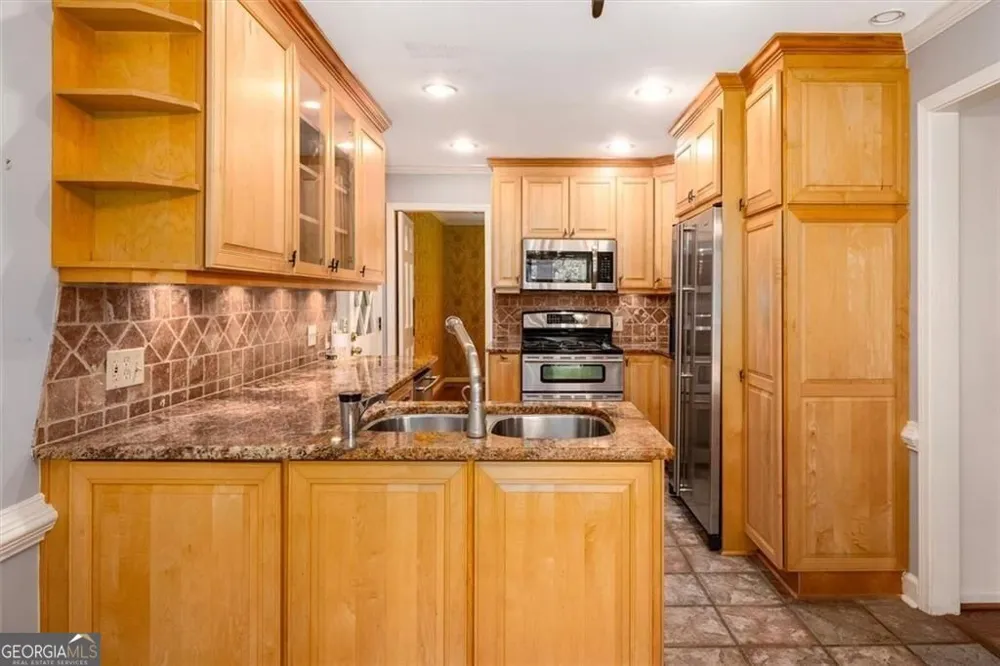2123 Mountain Creek DR Smoke Rise, GA 30087