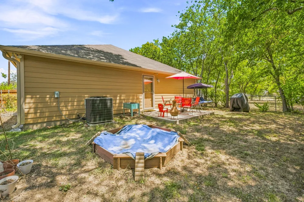 1006 SE 3rd Street Mineral Wells, TX 76067