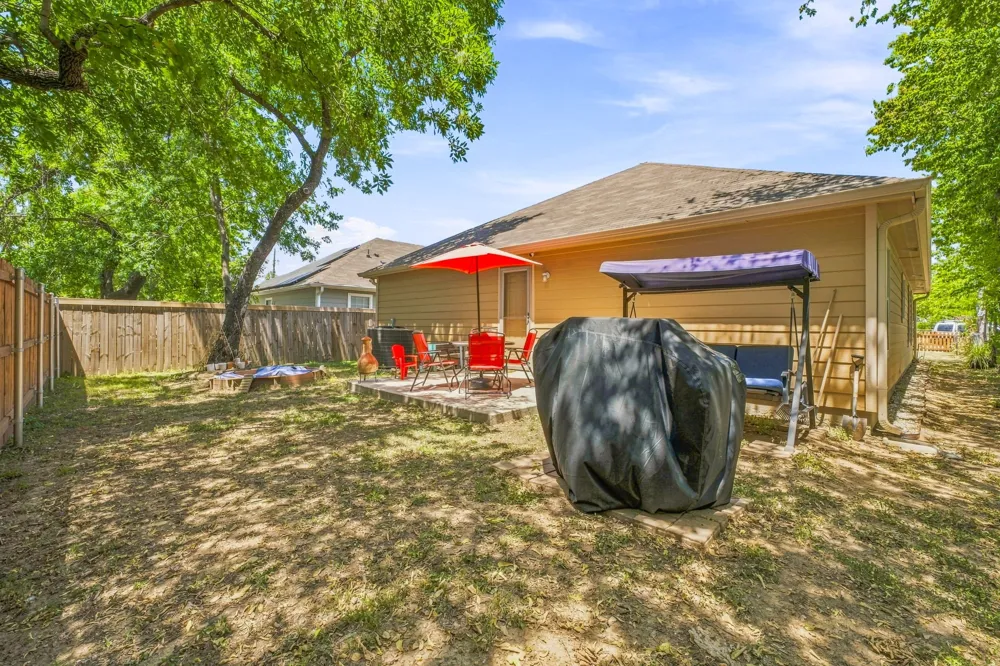 1006 SE 3rd Street Mineral Wells, TX 76067